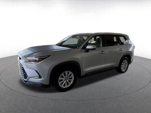 Used 2025 Toyota Grand Highlander FWD image 13