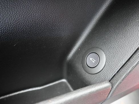 Used 2013 Cadillac XTS Platinum FWD image 11