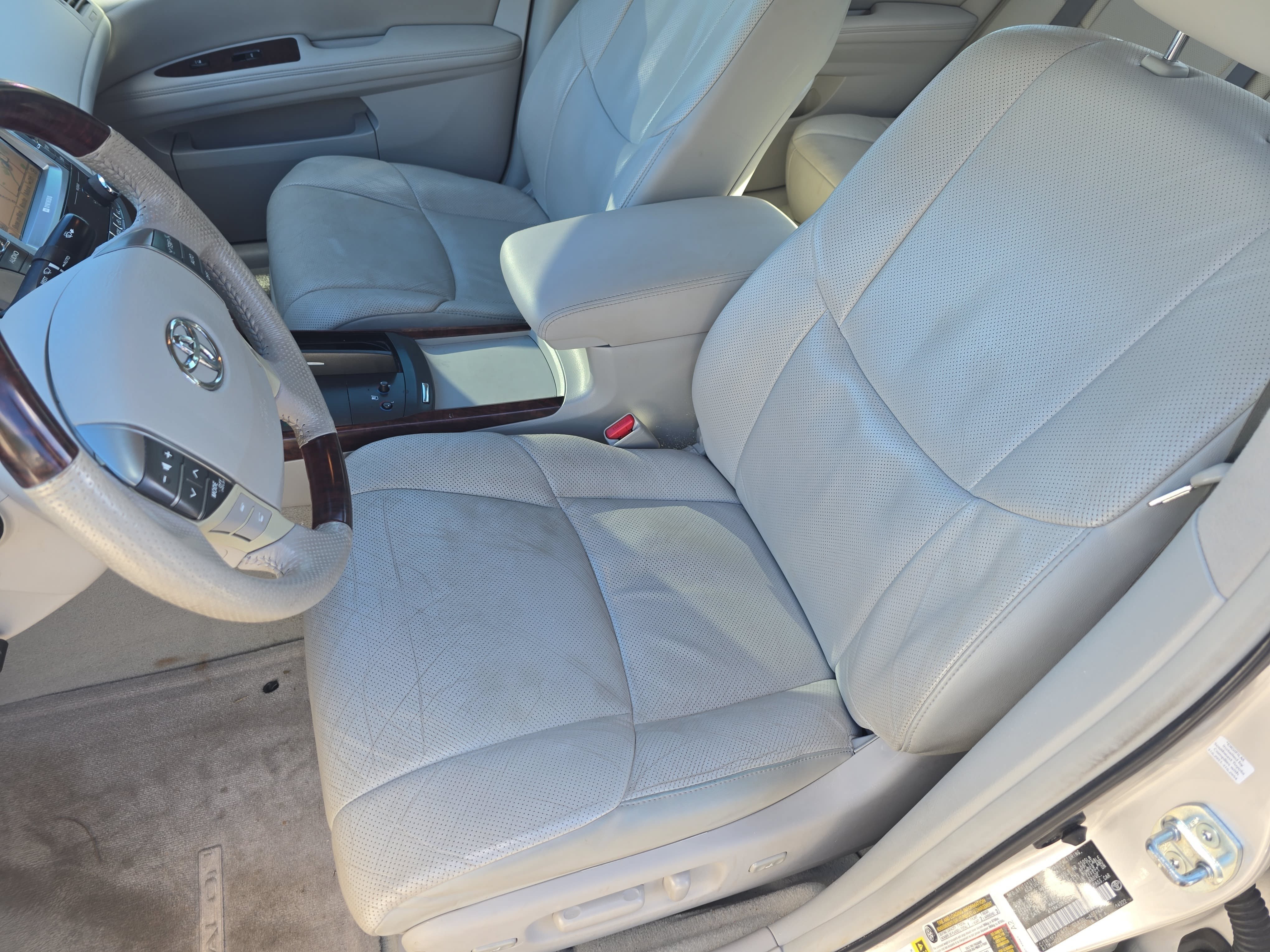 Used 2012 Toyota Avalon Limited FWD image 14