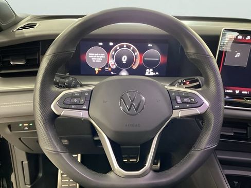 Certified 2025 Volkswagen Tiguan SE R-Line AWD/4WD image 7