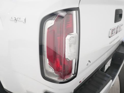 Used 2022 GMC Canyon Elevation w/ Elevation Premium Package AWD/4WD image 29
