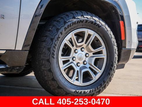 Used 2023 Jeep Wagoneer 4WD w/ Convenience Group I image 76