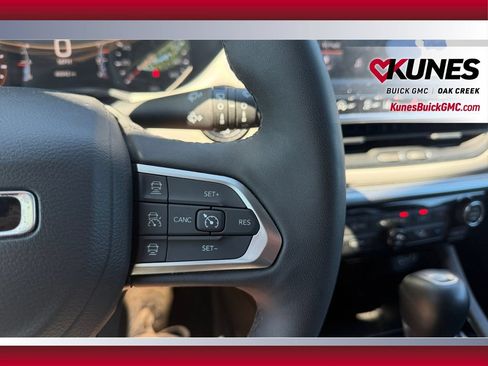 Used 2025 Jeep Compass Limited AWD/4WD image 17
