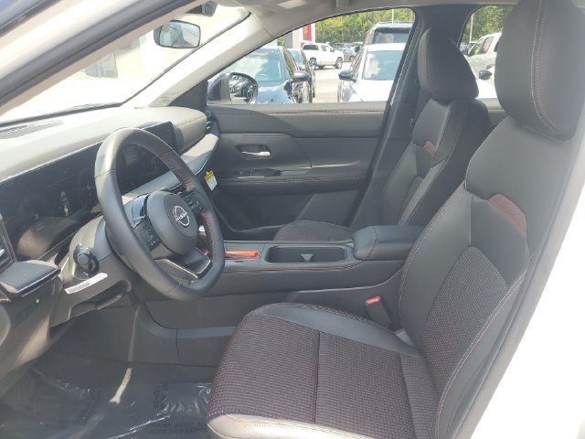 Certified 2025 Nissan Kicks SR AWD/4WD image 14