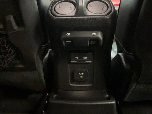 Used 2018 Jeep Wrangler Unlimited Rubicon w/ Dual Top Group image 12