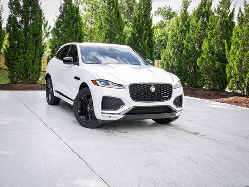 Used 2024 Jaguar F-PACE R-Dynamic S AWD/4WD image 2