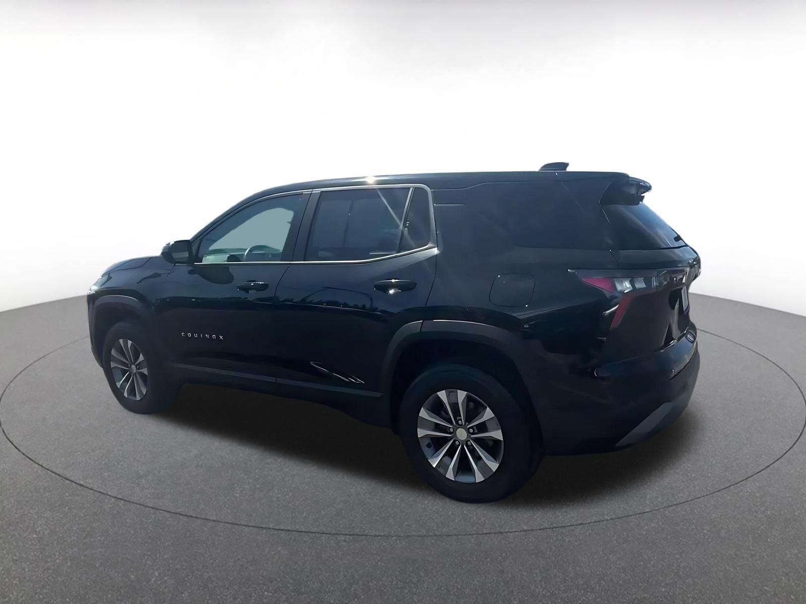 Used 2025 Chevrolet Equinox LT FWD image 9