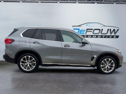Used 2024 BMW X5 xDrive40i w/ Premium Package AWD/4WD image 2