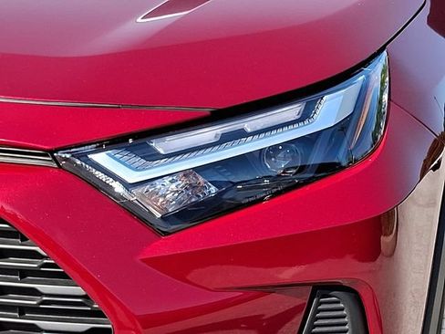 Certified 2025 Toyota RAV4 LE AWD/4WD image 9
