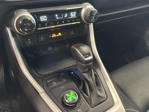 Used 2024 Toyota RAV4 XSE w/ Weather Package AWD/4WD image 15