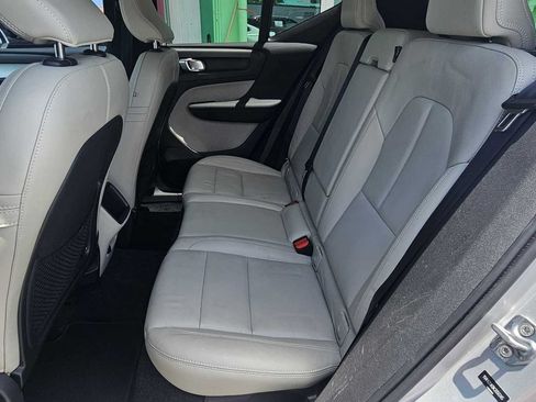 Used 2019 Volvo XC40 T5 Momentum AWD/4WD image 22