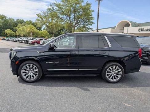 Used 2023 GMC Yukon Denali w/ Advanced Technology Package AWD/4WD image 6