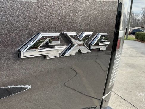 Used 2019 RAM 1500 Classic SLT w/ Luxury Group image 23