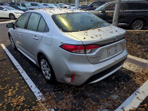 Used 2020 Toyota Corolla LE image 5