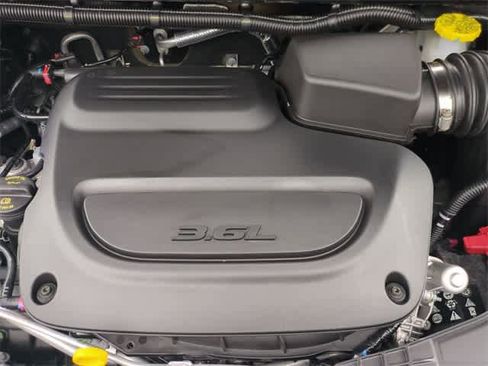 New 2026 Chrysler Pacifica Select w/ S Appearance Package image 15