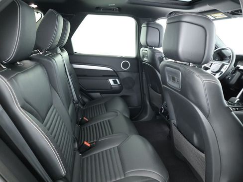 Used 2024 Land Rover Discovery Dynamic SE AWD/4WD image 21