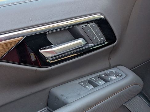 New 2026 Chevrolet Suburban High Country w/ Sun And Tow Package image 8