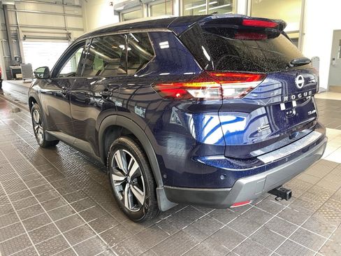 Used 2025 Nissan Rogue SL AWD/4WD image 15