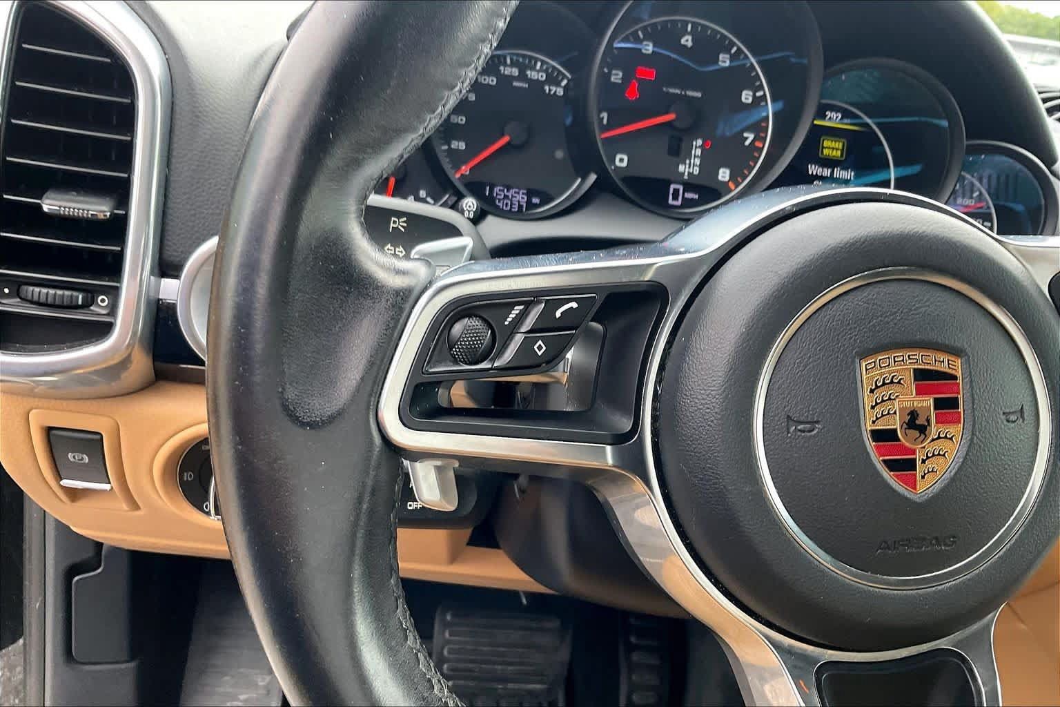 Used 2018 Porsche Cayenne AWD/4WD image 24