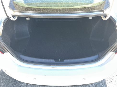 Used 2024 Chevrolet Malibu LT image 15