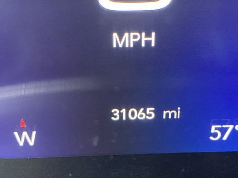 Used 2024 Chrysler Pacifica Touring-L image 28