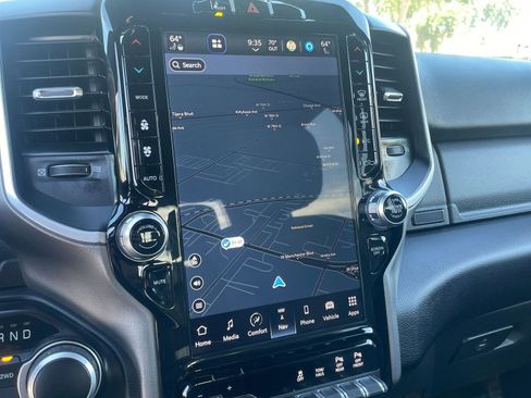 Used 2024 RAM 2500 Big Horn w/ Safety Group image 21