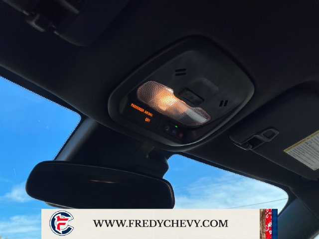 Used 2025 Chevrolet Trax RS w/ Driver Confidence Package FWD image 31