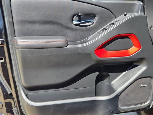 Used 2023 Nissan Frontier PRO-4X w/ Pro-4X Premium Package image 11