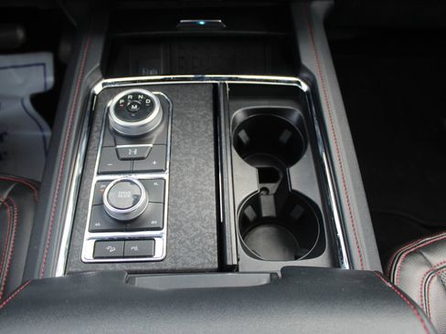 Used 2023 Ford Expedition Limited AWD/4WD image 34