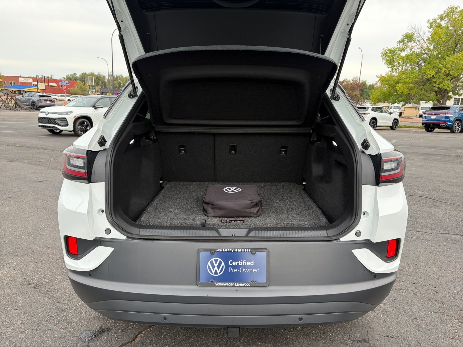 Used 2023 Volkswagen ID.4 Pro AWD/4WD image 34