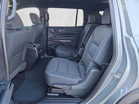 New 2026 Chevrolet Traverse LT image 16