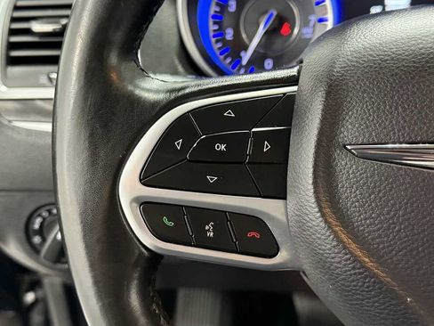 Used 2019 Chrysler 300 Touring w/ Sport Appearance Package image 16