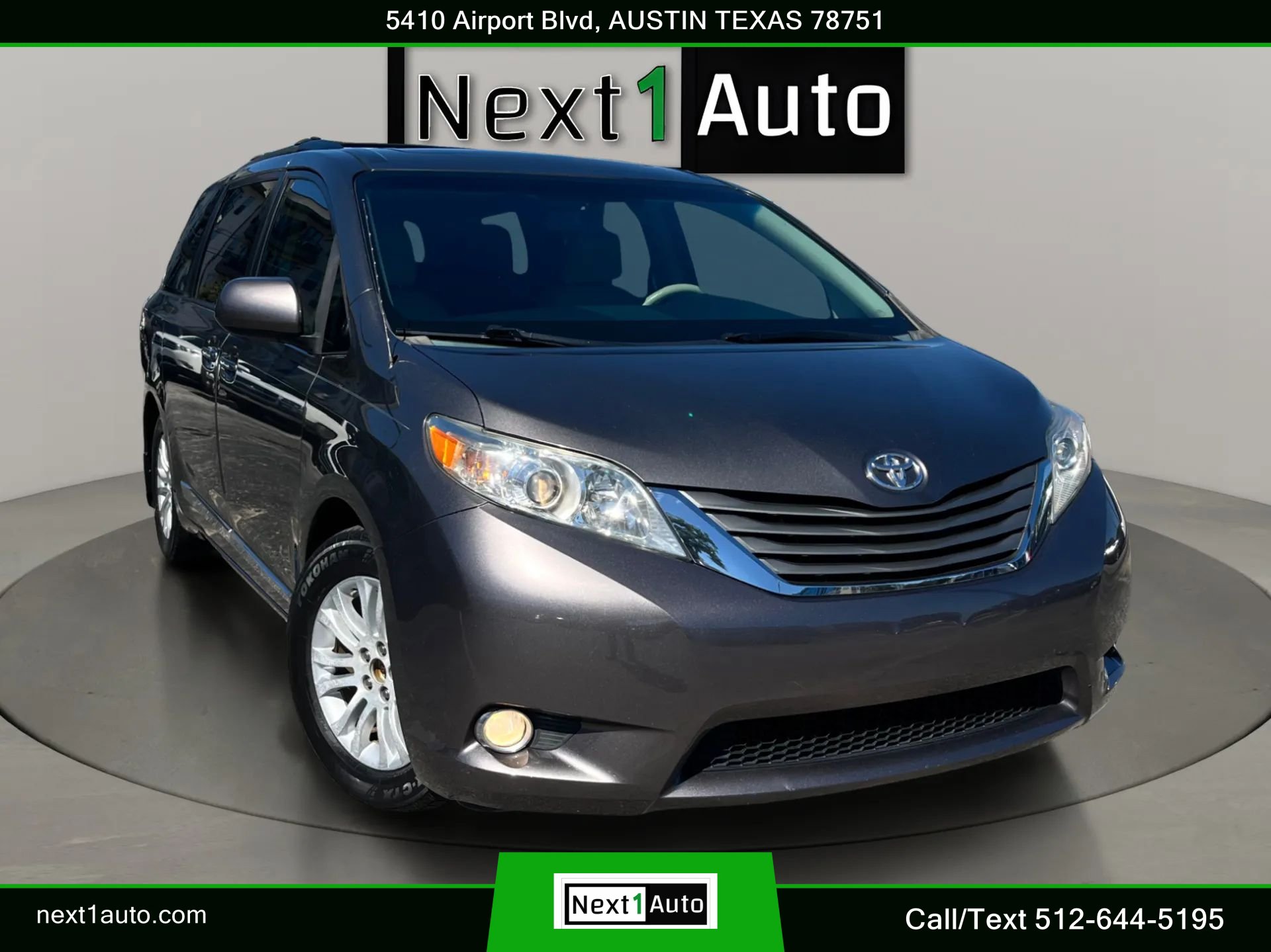 Used 2014 Toyota Sienna XLE w/ Entertainment Package FWD image 3