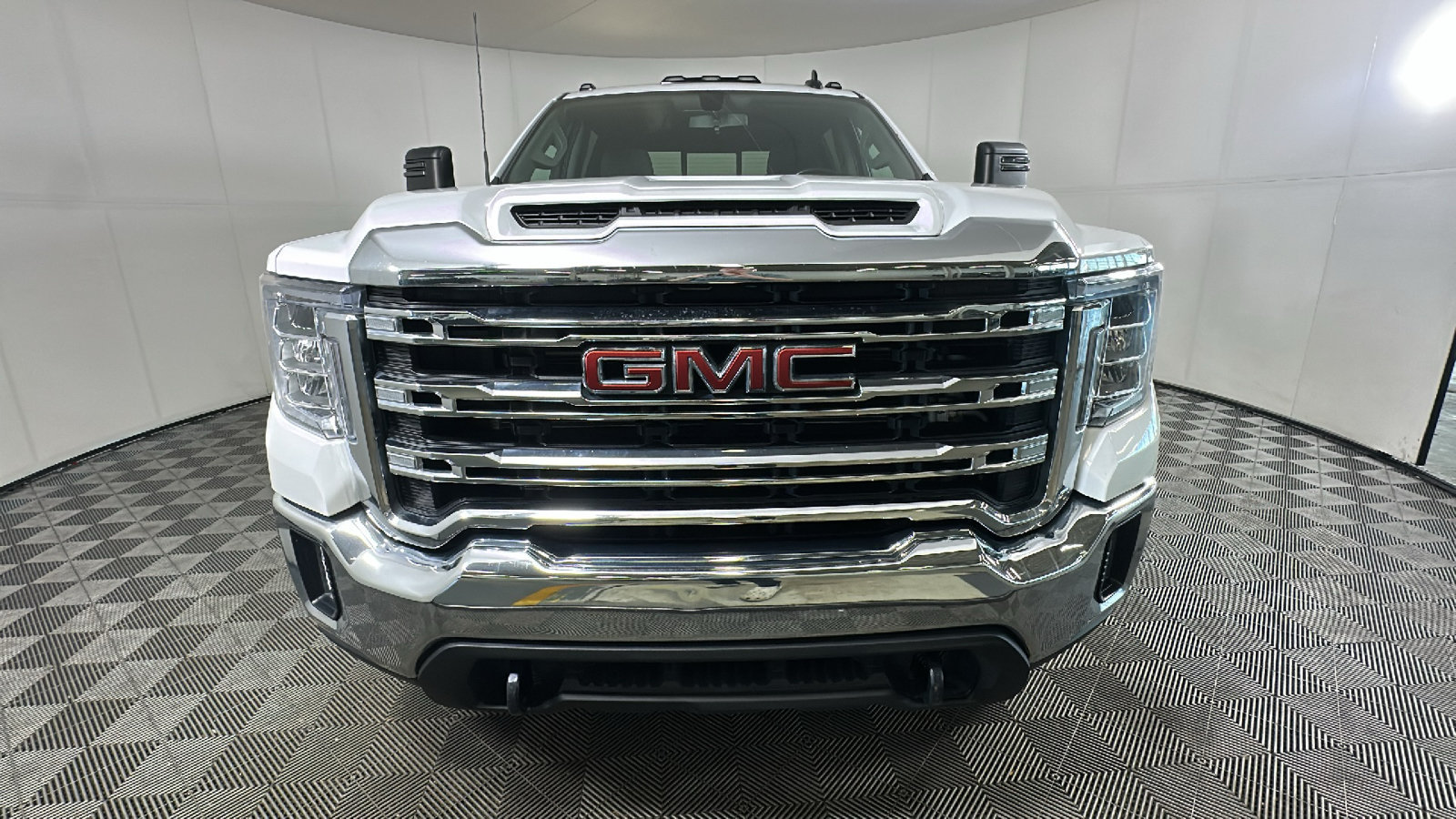 Used 2021 GMC Sierra 2500 SLE w/ SLE Value Package; AWD/4WD image 9