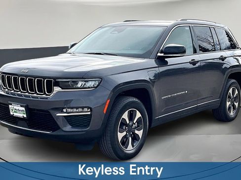 Used 2023 Jeep Grand Cherokee 4WD 4xe image 3