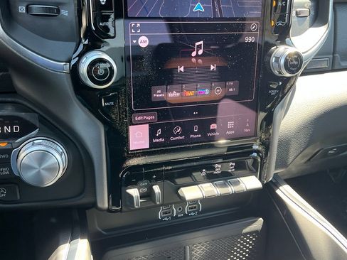 New 2026 RAM 1500 Laramie AWD/4WD image 22