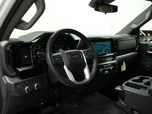 New 2026 GMC Sierra 1500 Elevation image 23