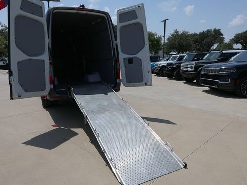 Used 2022 Mercedes-Benz Sprinter 4500 image 13