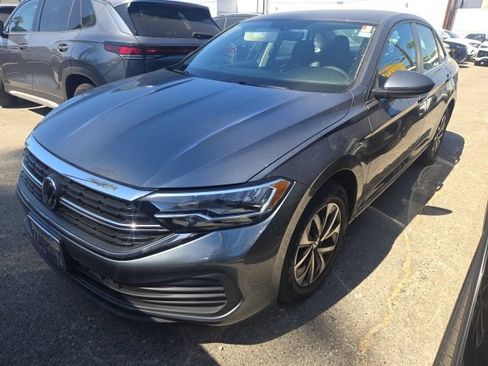 Used 2023 Volkswagen Jetta S FWD image 2
