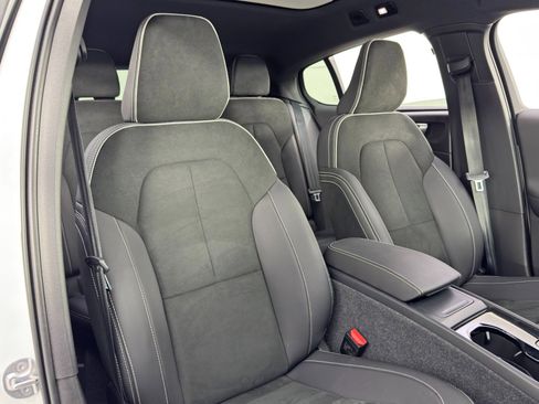 Used 2023 Volvo C40 P8 Recharge Ultimate w/ Protection Package Premier image 35