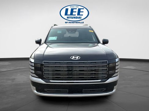 New 2026 Hyundai Palisade Calligraphy FWD image 2