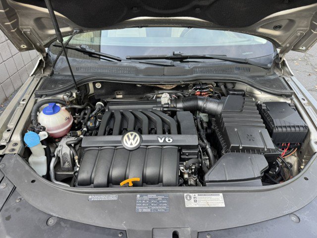 Used 2010 Volkswagen CC VR6 AWD/4WD image 5