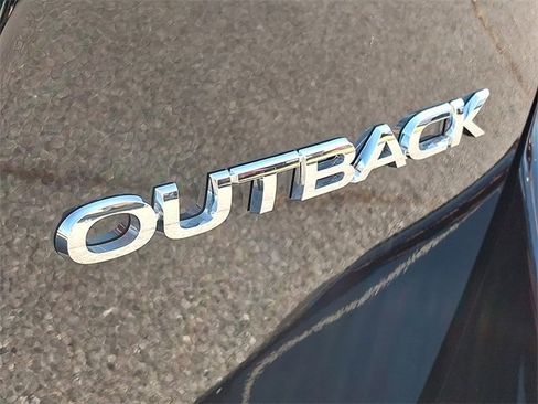 Used 2025 Subaru Outback Limited image 35