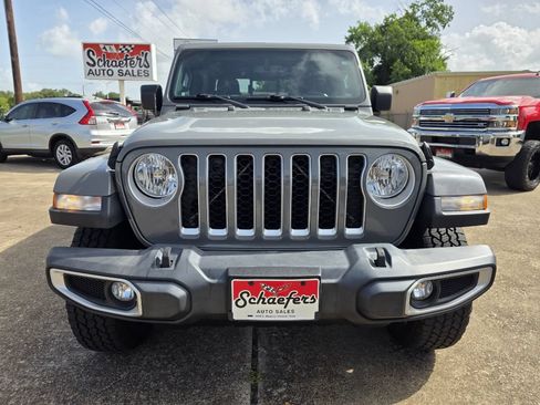 Used 2022 Jeep Gladiator Overland w/ Popular Equipment Package AWD/4WD image 3