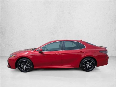 Used 2021 Toyota Camry SE FWD image 9