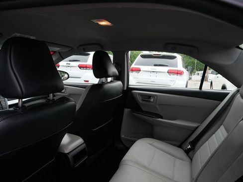 Used 2017 Toyota Camry SE FWD image 21