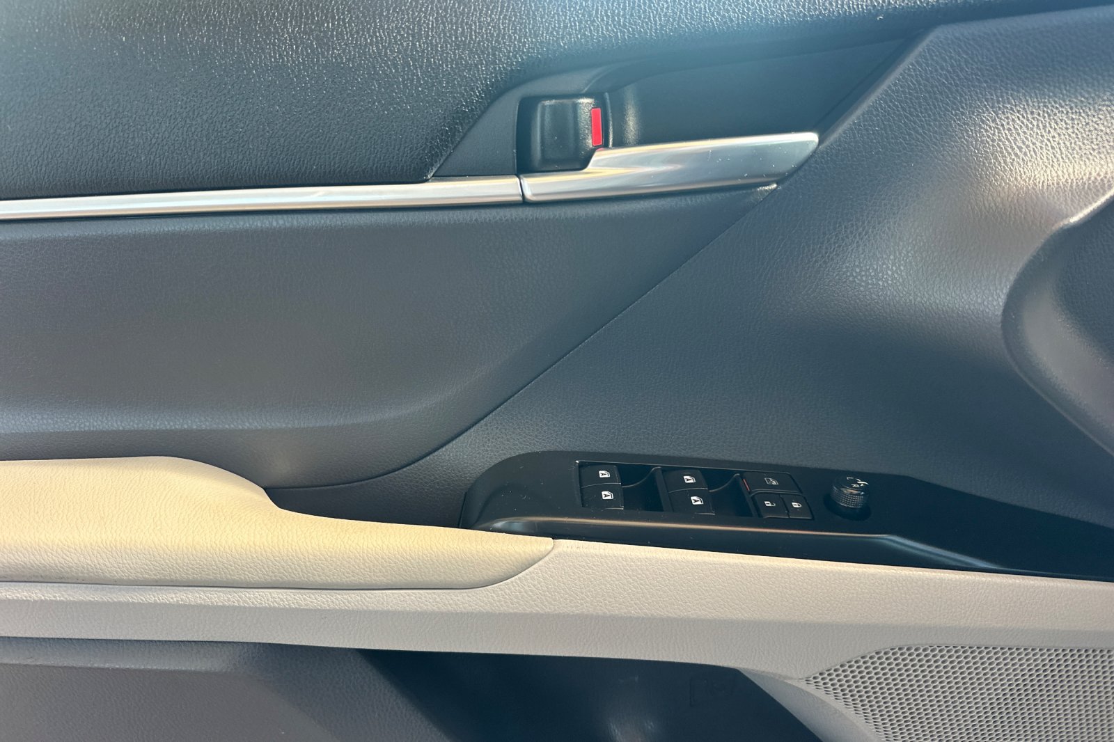 Certified 2020 Toyota Camry LE FWD image 13