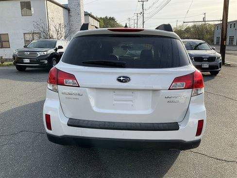 Used 2012 Subaru Outback 2.5i Limited AWD/4WD image 6