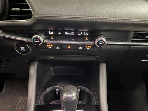 Used 2020 MAZDA MAZDA3 AWD Sedan w/ Preferred Package image 19