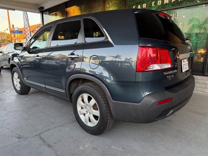 Used 2011 Kia Sorento LX AWD/4WD image 6